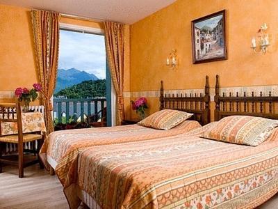 Logis Hotel Les Cimes Argeles-Gazost Exterior photo